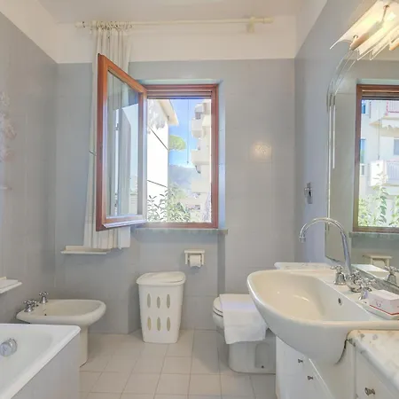 Appartamento Casa Vittoria 800m From Sea - Happy